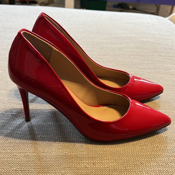 Steve Madden Traditional Stilettos - Picture 2 of 2